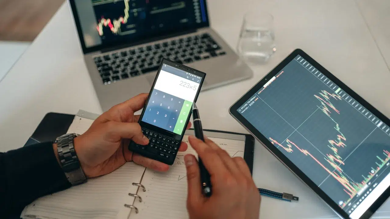 Computer Screen Investment App