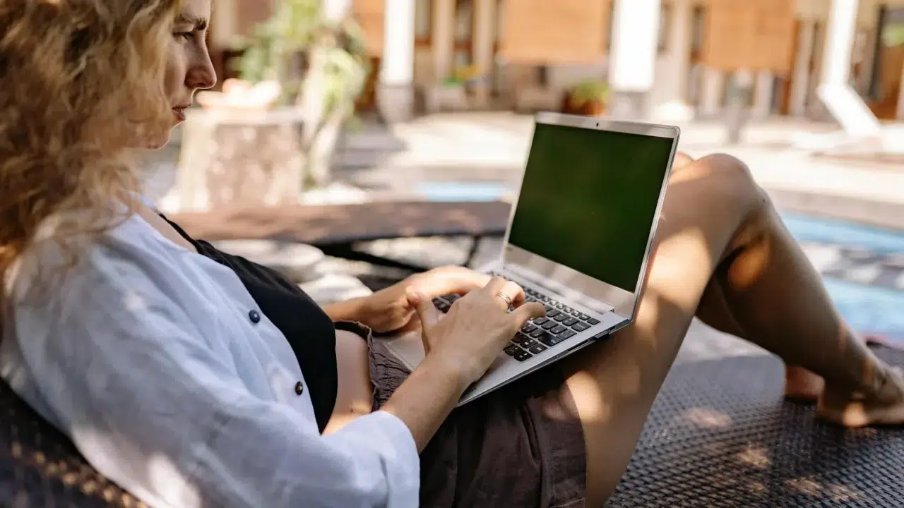 Side Hustle Laptop Freelance