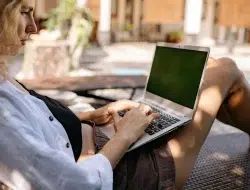 Side Hustle Laptop Freelance