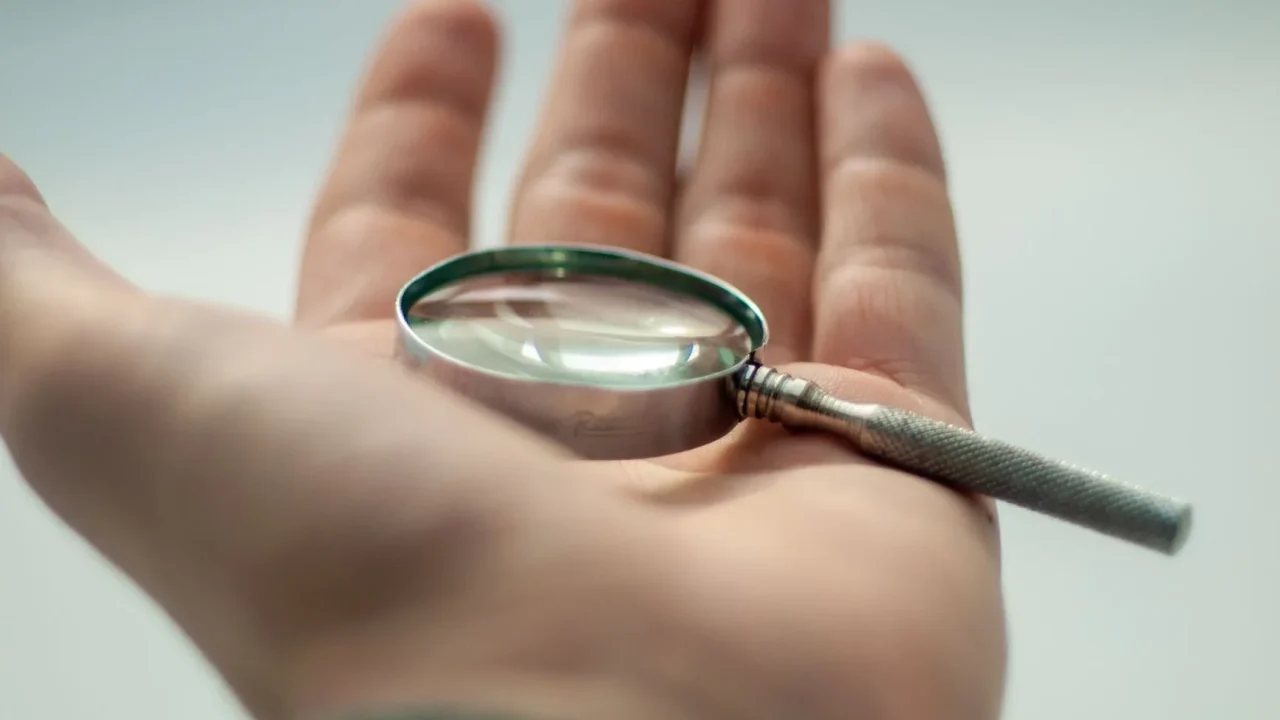 Checklist Criteria Magnifying Glass